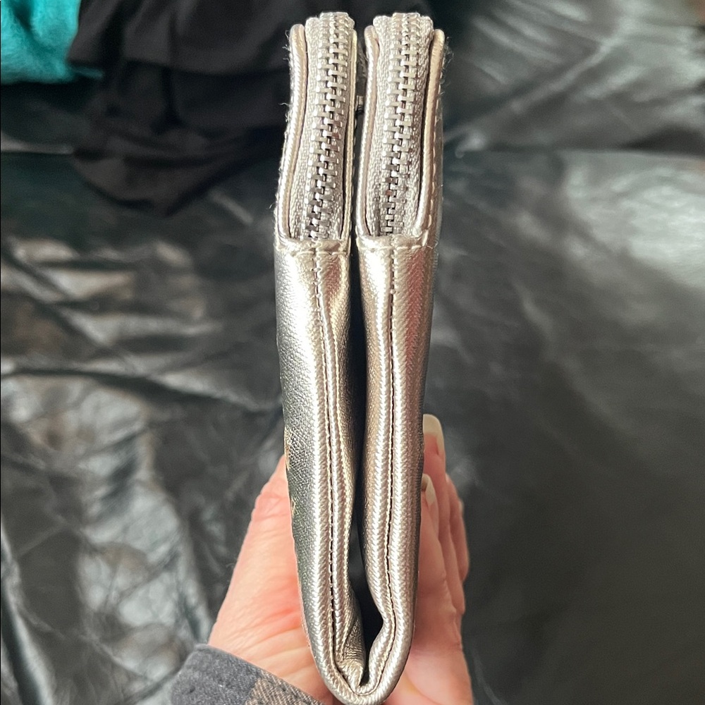 New Stella & Dot Metallic Rose Gold/Silver Clutch - Picture 8 of 16